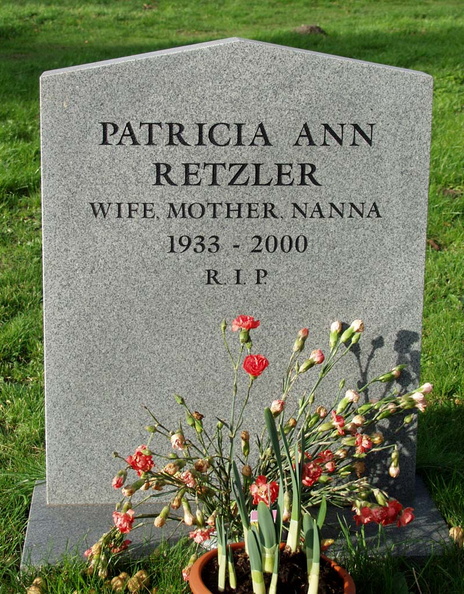 009 RETZLER Patricia Ann 1933-2000.jpg